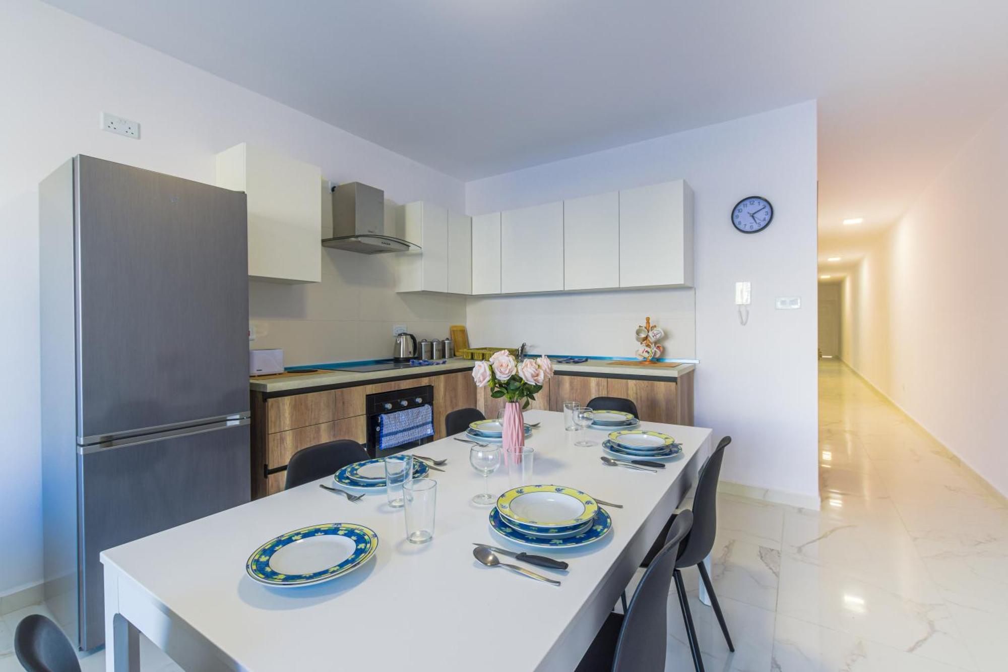 Brand New 3 Bdr 2 Bth B10 Apartment *