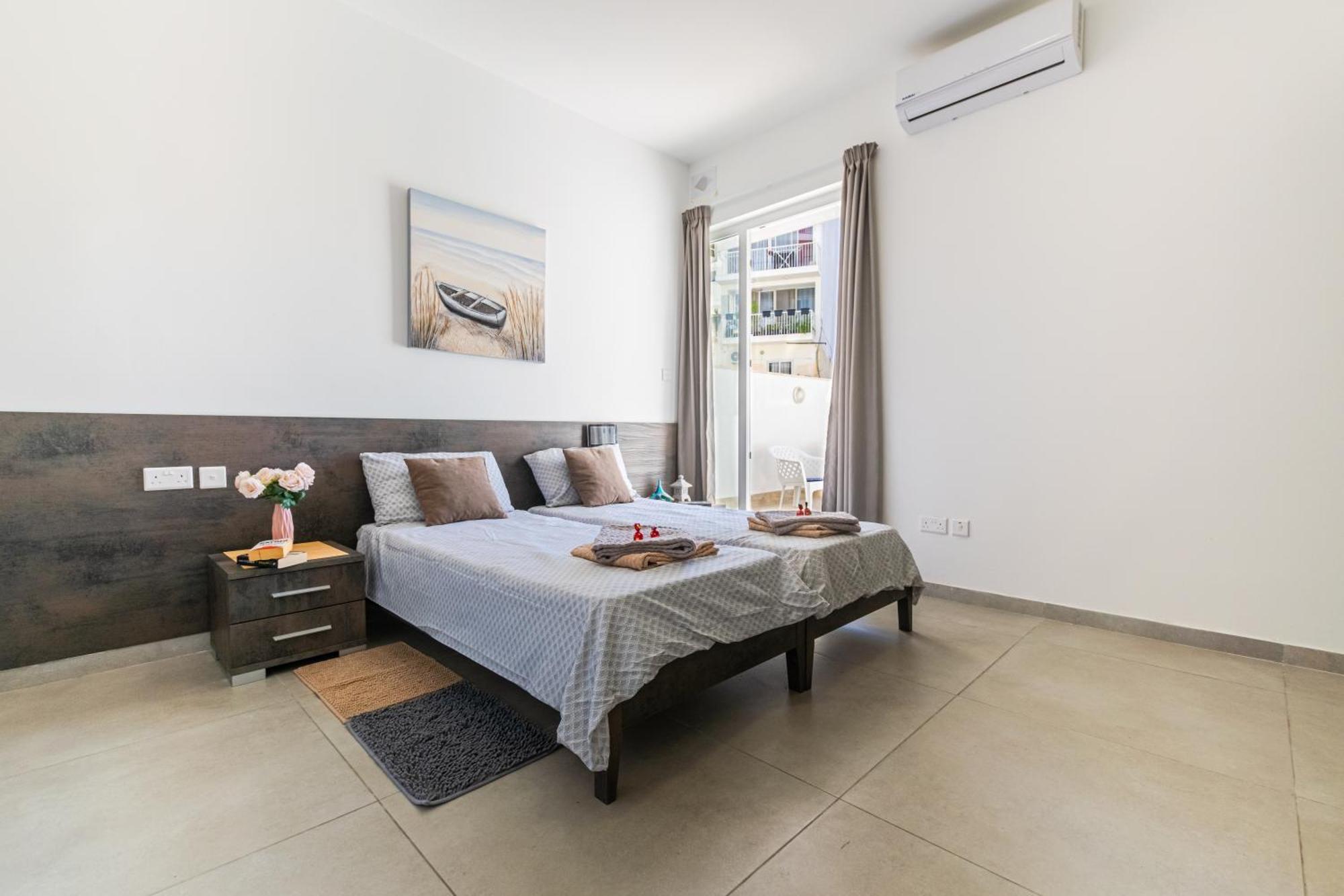 Appartement Brand New 3 Bdr 2 Bth B10 *
